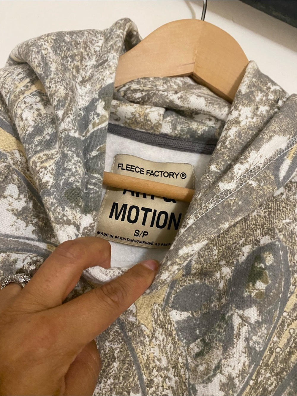 FLEECE FACTORY Art & Motion Fleece Hoodie In Muted Green - Picture 6 of 9